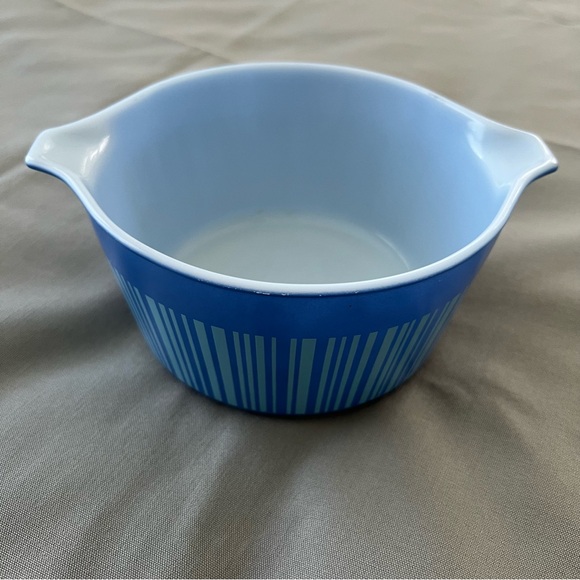 Pyrex Blue Stripe Barcode Casserole Dish 1 quart 473 - Picture 1 of 8